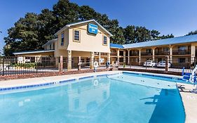 Days Inn By Wyndham Calhoun Ga I-75 And Us-41